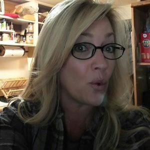 Meet your Posher, Debbie